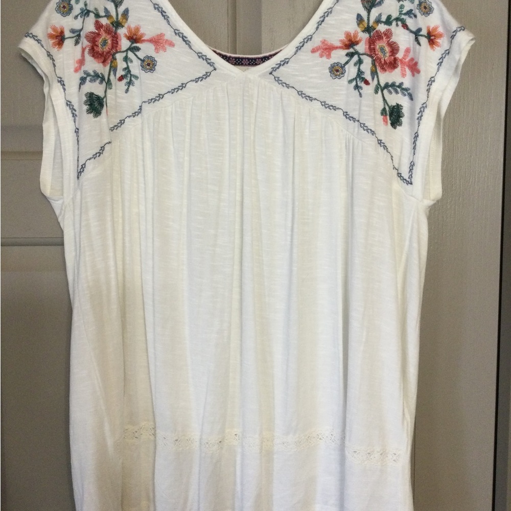 Light Top, cute for warm weather.